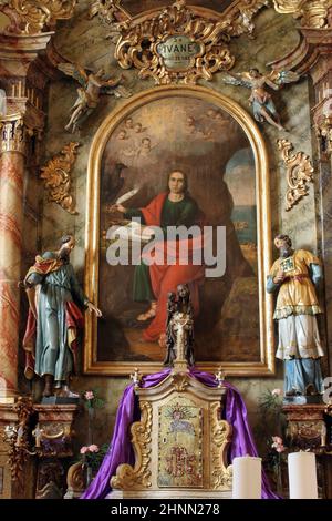 Maître-autel de l'église Saint-Jean l'Apôtre et évangéliste de Cerje, Croatie Banque D'Images