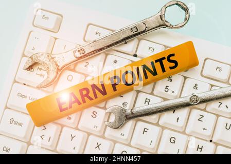 Affiche Gagnez des points. Business Showcase collectant des scores afin de gagner de grands prix en tapant des codes de programme de jeu, programmation d'une nouvelle application jouable Banque D'Images