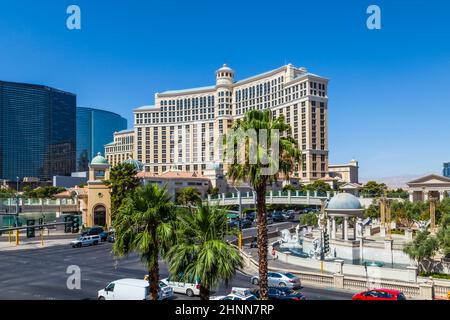 Bellagio sur le Strip de Las Vegas, Nevada. Cet hôtel de classe mondiale ois est célèbre pour ses eaux et ses fontaines et son spectacle nocturne Banque D'Images