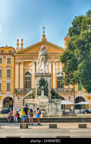 Place Garibaldi, une des plus belles places de Nice, France Banque D'Images