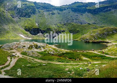 Le lac Balea dans les Carpathian Mountains de Roumanie Banque D'Images