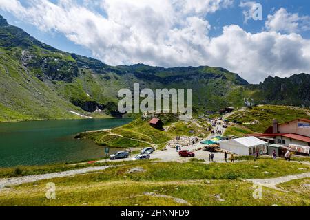 Le lac Balea dans les Carpathian Mountains de Roumanie Banque D'Images