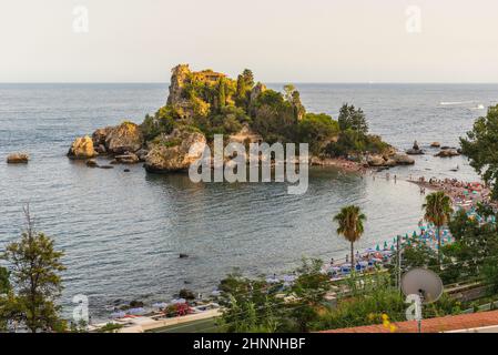 Vue sur Isola Bella, petite île près de Taormina, Sicile, Italie Banque D'Images