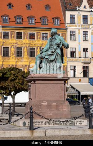 Monument Aleksander Fredro, sculpture en bronze sur la place principale, Wroclaw, Pologne Banque D'Images