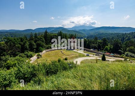 Le château de Rasnov ou Rosenau en Roumanie Banque D'Images