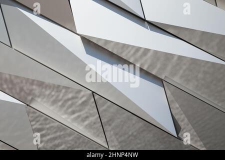 Détail de la façade du Titanic Belfast Banque D'Images