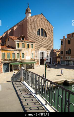 Pont à la place san Pantalon à Venise Banque D'Images