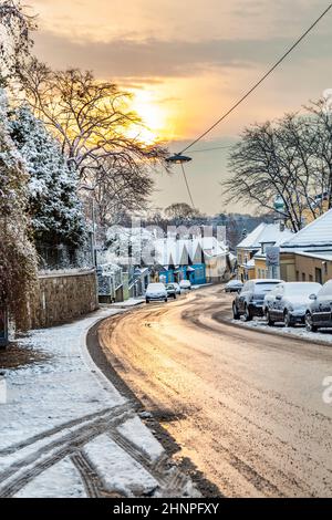 Village de Grinzing en début de matinée lumière en hiver Banque D'Images