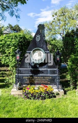 Dernier lieu de repos du compositeur Ludwig van Beethoven au cimetière central de Vienne Banque D'Images