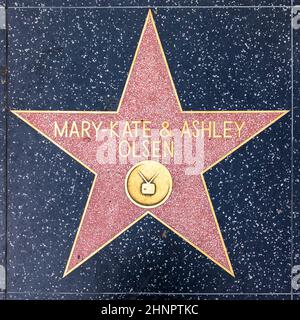 gros plan de Star sur le Hollywood Walk of Fame pour Mary Kate et Ashley Olsen. Banque D'Images