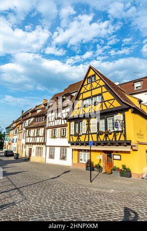 Petite Venise à Colmar avec de belles maisons à colombages Banque D'Images