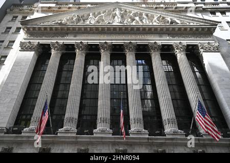 La Bourse de New York (NYSE) à Wall Street le 17 février 2022 à New York. Banque D'Images