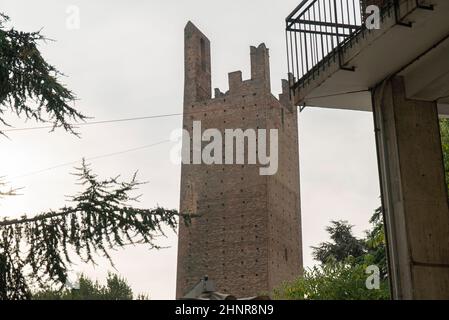 Tour Dona et tour Grimaldi : les deux tours anciennes de Rovigo en Italie Banque D'Images