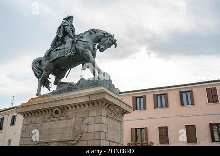 Statue Garibaldi avec détail cheval à Rovigo en Italie Banque D'Images