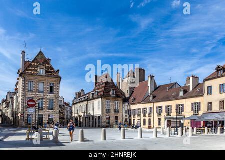 Maisons à colombages à la place Cordeliers à Dijon, Bourgogne, France. Banque D'Images