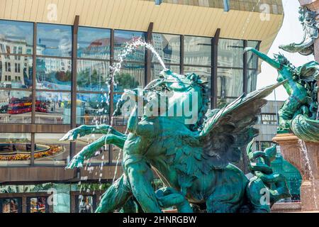 Fontaine avec un nom de Mendebrunnen à Leipzig, Allemagne Banque D'Images