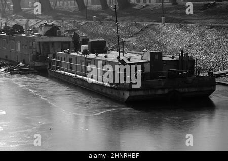 Appartement sur une barge Czerniakowski port. Banque D'Images