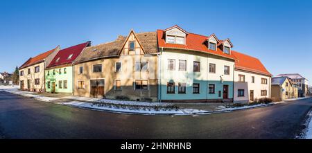 Maisons anciennes dans une rue de Bad Frankenhausen Banque D'Images