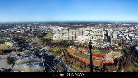 Vue sur le village olympique et le parc de Munich Banque D'Images