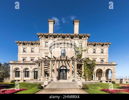 The Breakers est un ancien manoir de Newport ouvert au public Banque D'Images