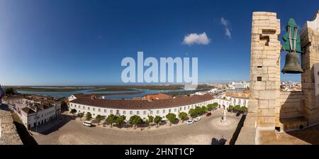 Vue sur le vieux monastère de Faro, Portugal Banque D'Images