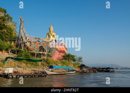 THAÏLANDE SOP RUAK MEKONG TEMPLE DE BOUDDHA GÉANT Banque D'Images