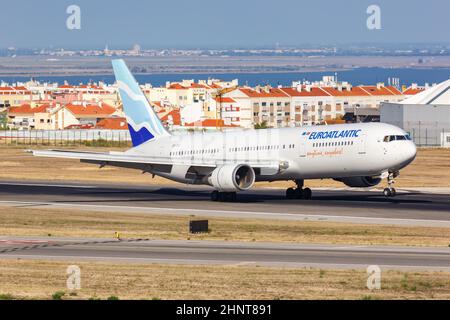 Euroatlantic Airways Boeing 767-300ER avion aéroport de Lisbonne au Portugal Banque D'Images
