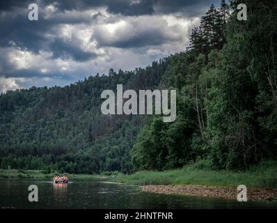 07 de juillet 2017, Russie, Bashkortostan, rafting sur le paysage de la rivière Belaya Banque D'Images