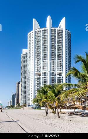 Sunny Isles Beach est une ville située dans le comté de Miami, Floride Banque D'Images