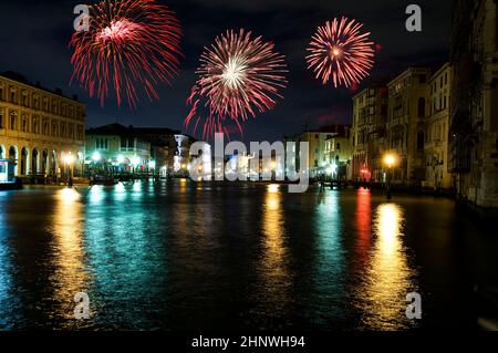 Les feux d'artifice de la Saint-Sylvestre à Venise, en Italie Banque D'Images