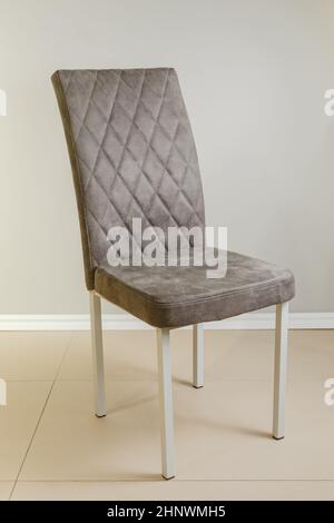 Fauteuil de cuisine moderne et contemporain avec tissus d'ameublement en velours. Banque D'Images