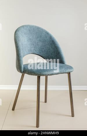 Fauteuil de cuisine moderne et contemporain avec tissus d'ameublement en velours. Banque D'Images