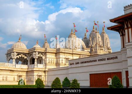 Le plus grand temple hindou hors de l'Inde, le Shri Swaminarayan Temple de Neasden, Londres, Royaume-Uni. Banque D'Images