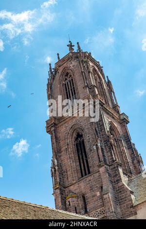 Église Sankt Georges à Selestat, une grande église gothique de la région Alsace.L'église date du 12th siècle. Banque D'Images