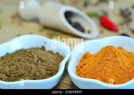 Mélange d'épices arabes Ras-el-Hanout et Baharat, mélange de 7 épices Banque D'Images