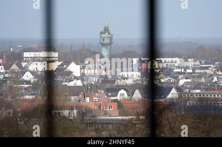 Hambourg, Allemagne. 28th janvier 2022. Vue sur le château d'eau de Lokstedt dans le quartier de Lokstedt. Credit: Marcus Brandt/dpa/Alay Live News Banque D'Images