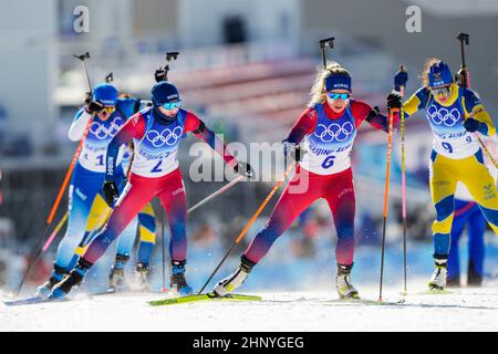 Zhangjiakou, Chine. 18th févr. 2022. Zhangjiakou, Chine 20220218.Marte Olsbu Røiseland (Roeiseland) et Tiril Eckhoff de Norvège au cours du démarrage conjoint de 12,5 km pour les femmes pendant les Jeux Olympiques d'hiver à Beijing 2022. Photo: Heiko Junge / NTB crédit: NTB Scanpix/Alay Live News Banque D'Images