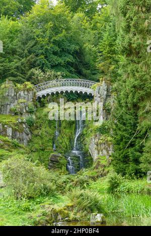 Le Teufelsbruecke au Bergpark Wilhelmshoehe à Kassel, en Allemagne Banque D'Images