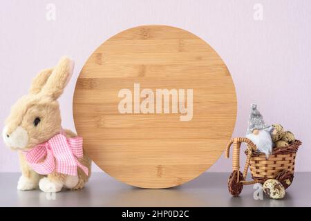 Panneau rond en bois maquette de pâques vierge Banque D'Images