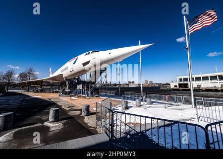 Vue fantastique de l'exposition British Airways bac aérospatiale Concorde sur l'Hudson River, Intrepid Sea, Air and Space Museum, New York, NY, USA Banque D'Images