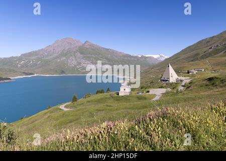 Lac (Lac du Mont Cenis) près du Col du Mont Cenis, Savoie, France Banque D'Images