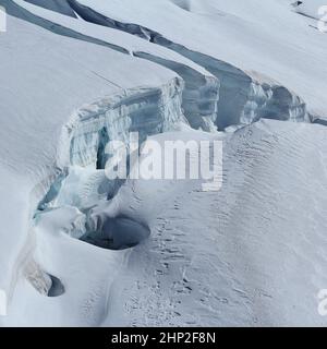 Détail du glacier d'Aletsch vu de Jungfraujoch, Suisse. Crévasses. Banque D'Images