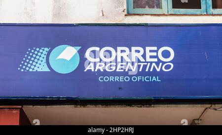 Puerto Iguazu, Argentine - Circa octobre 2019: Panneau de la poste Argentine (Correo Argentino) dans le centre de Puerto Iguazu Banque D'Images