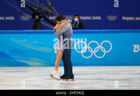 Pékin, Chine. 18th févr. 2022. Beijing, Chine, Jeux olympiques d'hiver de 2022, 18 février 2022 : Cheng Peng et Yang Jin de Chine pendant le patinage artistique au stade intérieur de Capital. Prix Kim/CSM. Crédit : CAL Sport Media/Alay Live News Banque D'Images