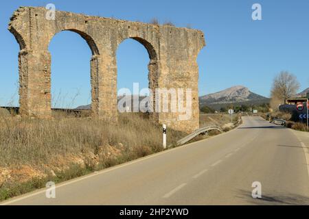 Ruines d'un aqueduc romain près de Ronda sur l'Andalousie en Espagne Banque D'Images