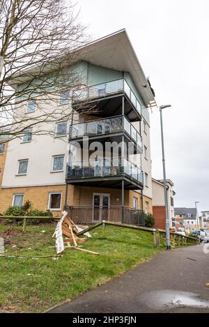 Harlow, Essex. 18 février 2022. Le toit du bloc f s'ouvre pendant Storm Eunice. Photographe : Brian Duffy Banque D'Images