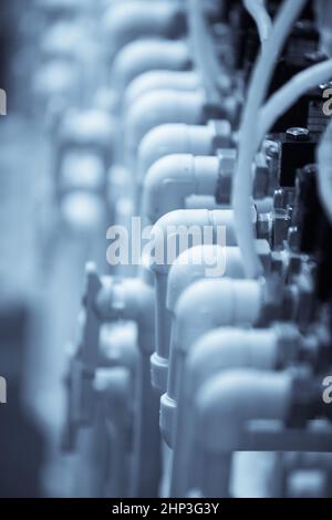 Image de divers tuyaux et raccords en PVC. Banque D'Images