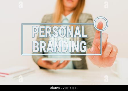 Texte montrant inspiration Personal Branding, concept signification pratique des gens Marketing eux-mêmes image comme marques Tech Guru Vente nouvellement développé Banque D'Images