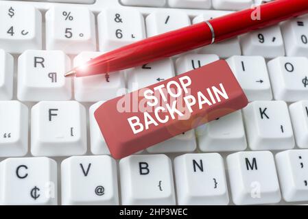 Légende conceptuelle Stop Back pain, photo conceptuelle mettre un terme à la douleur ressentie dans le bas ou le haut du dos Edition Nouveau titre de l'histoire, en tapant Online Presen Banque D'Images