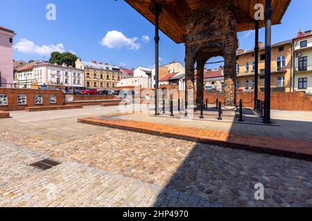 Tarnow, Pologne - 24 juillet 2021 : Synagogue Bima, plate-forme surélevée où la Torah est lue et où les prières sont conduites.C'est le seul élément conservé Banque D'Images